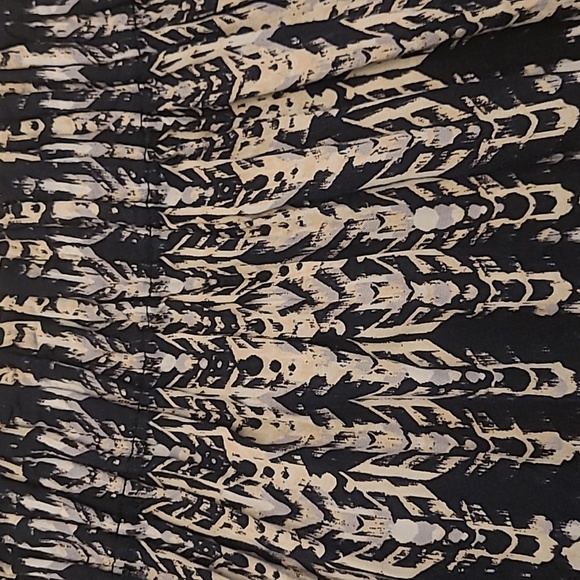 LIKE NEW H&M Abstract Patterned Mini Skirt with Pockets - Picture 10 of 12